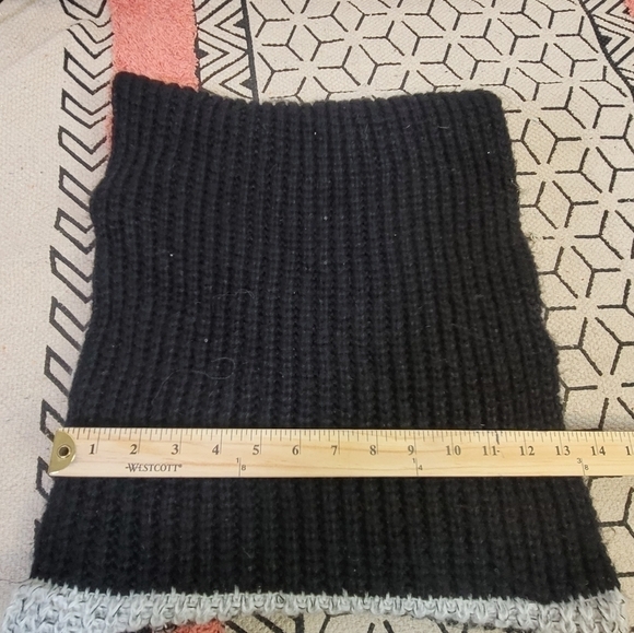 CALVIN KLEIN INFINITY SCARF - Picture 8 of 8